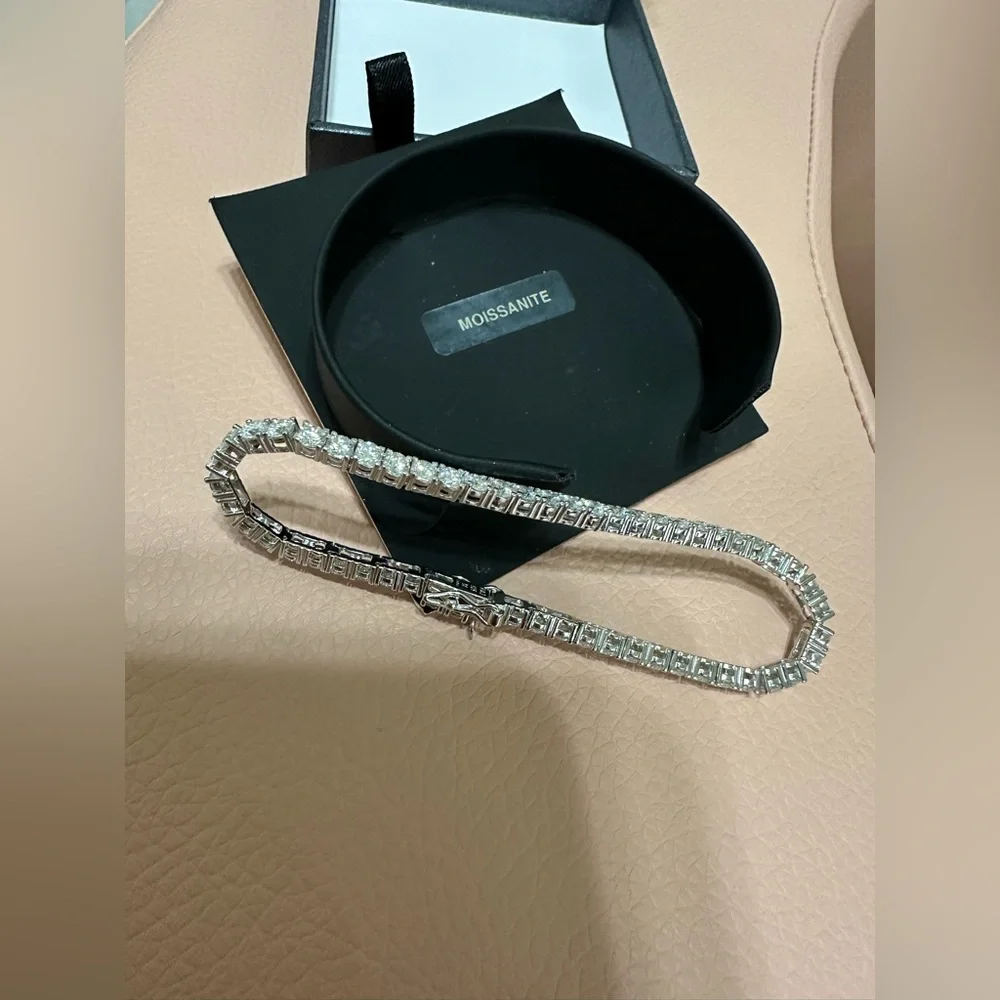 Tennis 5.5 carat diamonds bracelet - Picture 8 of 11